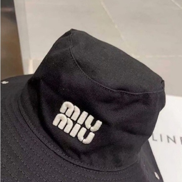 Miu Miu Black Bucket Hat - Picture 4 of 7